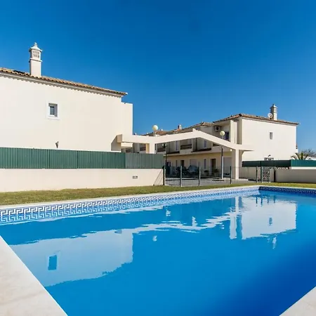 別荘 Casa De Ferias Ferreiras/albufeira Com Piscina アルブフェイラ