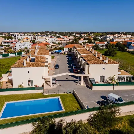 Casa De Ferias Ferreiras/albufeira Com Piscina * アルブフェイラ